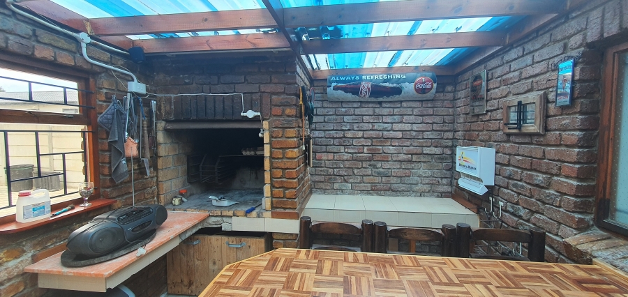 3 Bedroom Property for Sale in Heiderand Western Cape